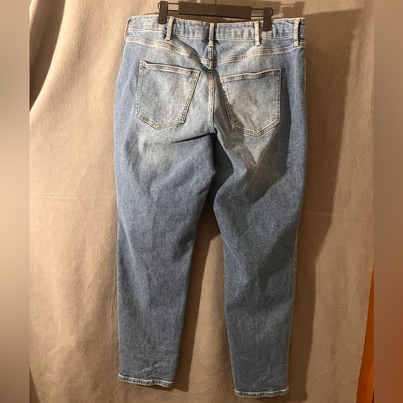 Boden Light Blue Relaxed Men's Jeans - Picture 3 of 9